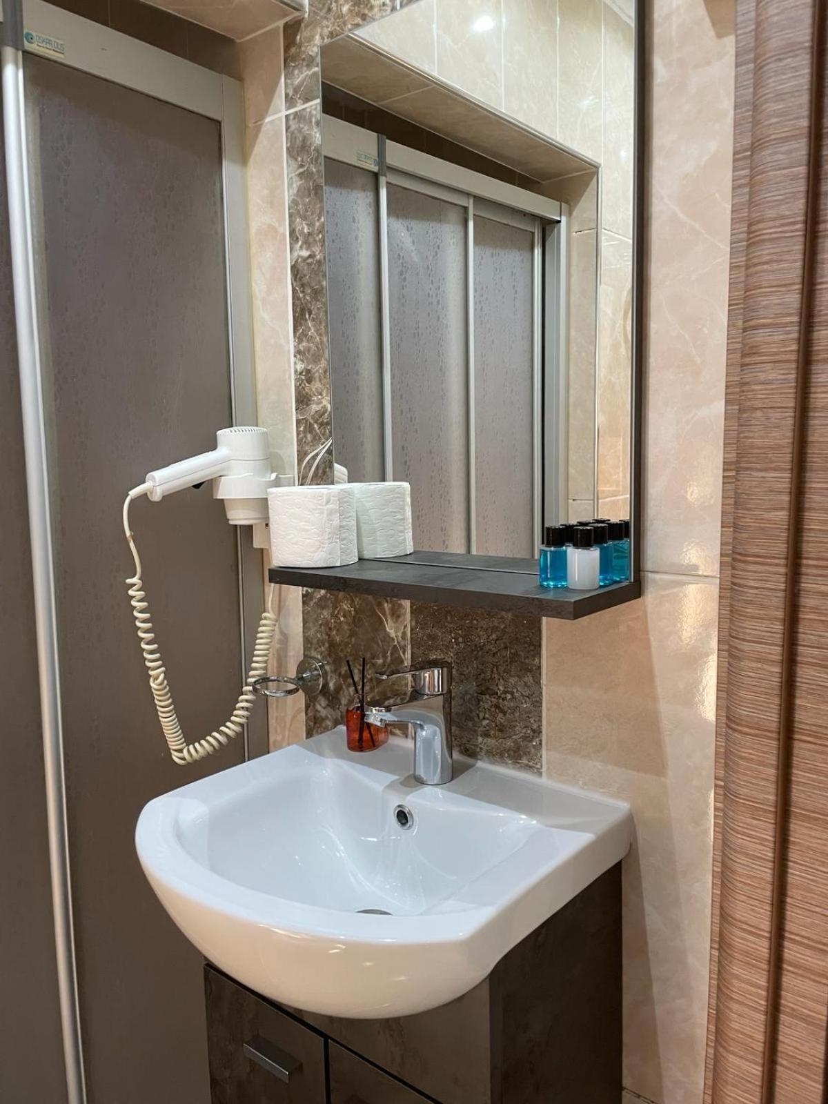 Luna Suites Taksim Истанбул Екстериор снимка